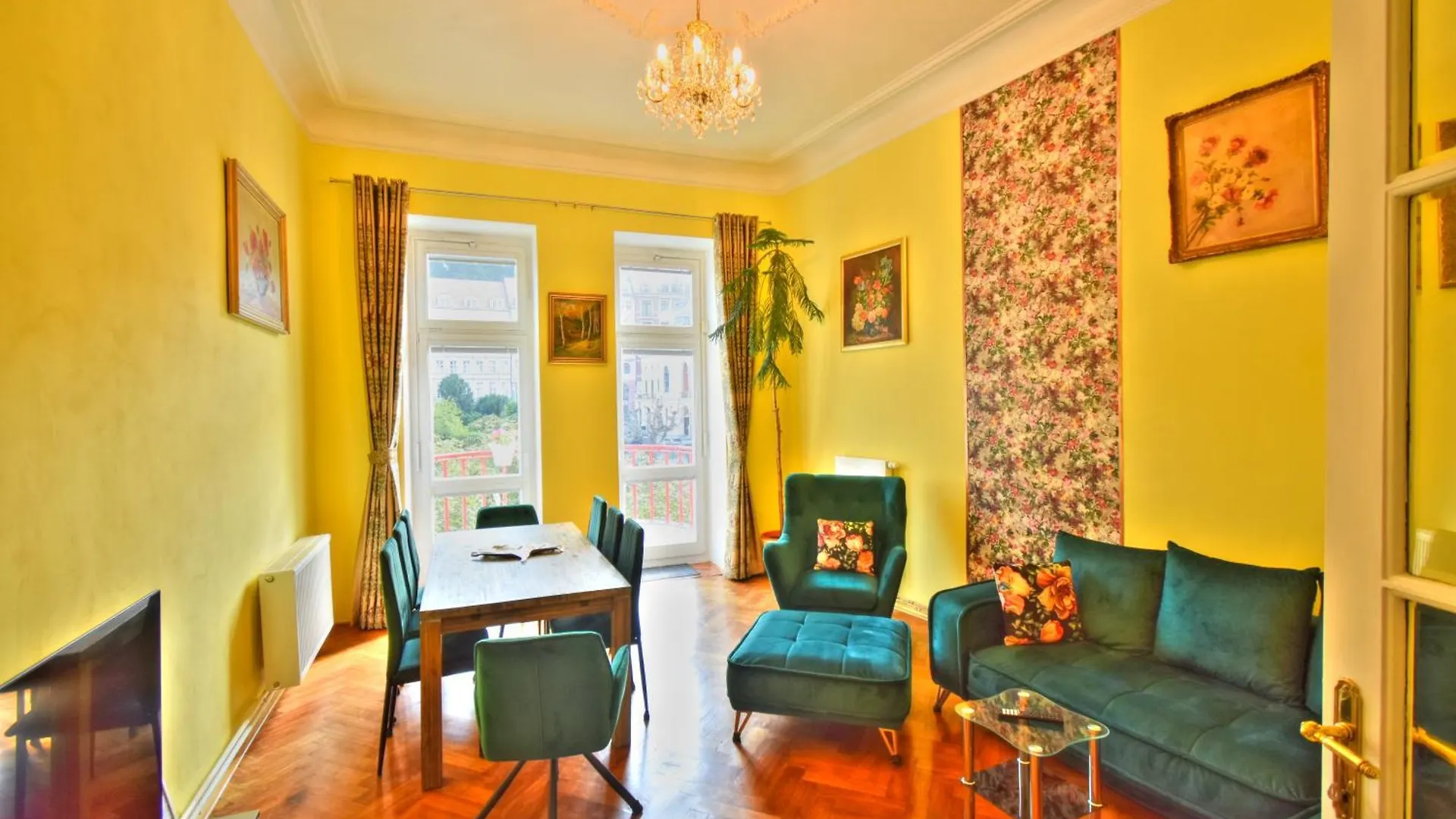 Karlsbad Promenade Apartment